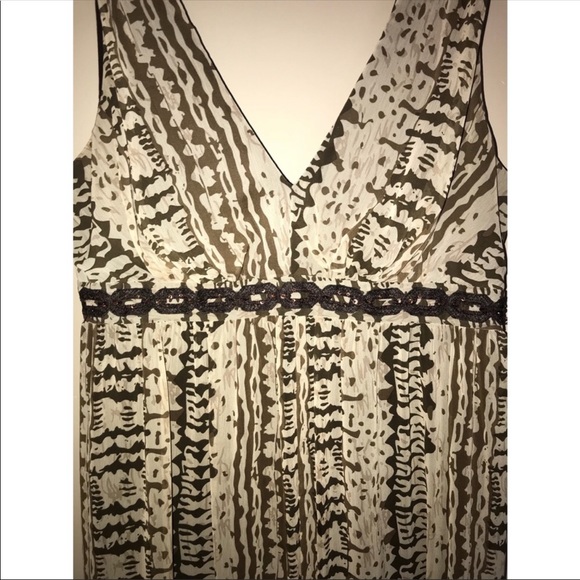 Elegant Maxi Dress - Picture 2 of 3